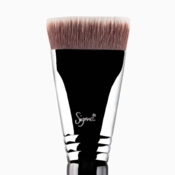 Sigma Beauty - F77 CHISEL AND TRIM CONTOUR™ BRUSH - Picture 1 of 5